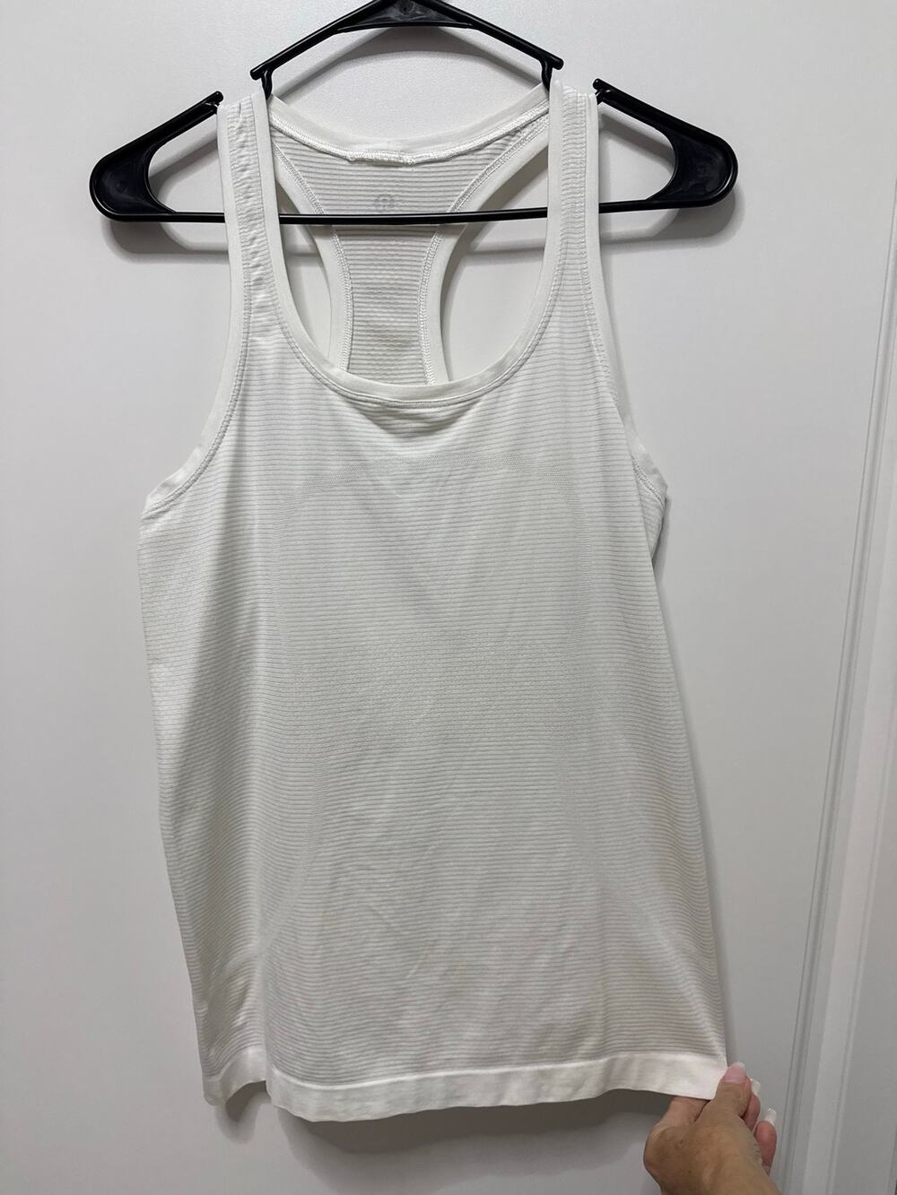 Lululemon white racerback tank size 8 breathable mesh reflective logo
